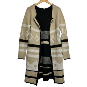 NWOT 21 Main Southwestern Long Plush Cardigan Size Medium